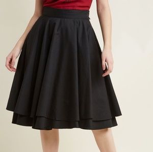Modcloth Essential Elegence Skirt size Medium